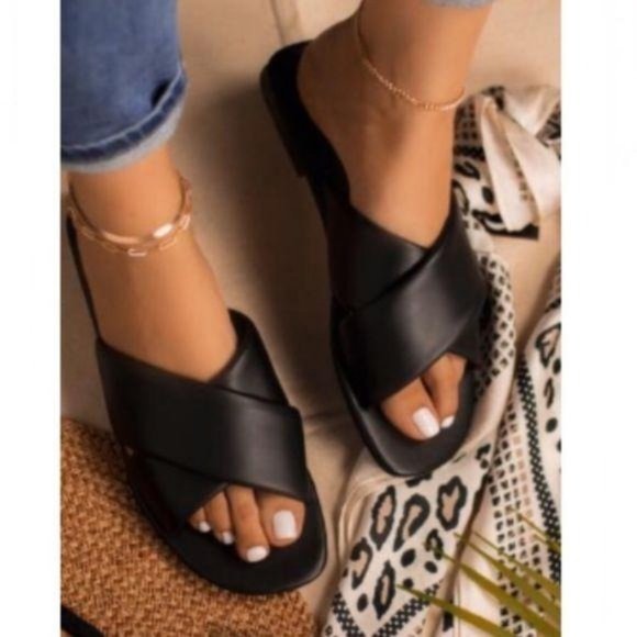 Shoes - !! NEW !! Criss Cross Padded Slide Sandals in Black